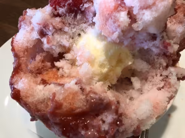 東幡豆産の紅ほっぺのかき氷